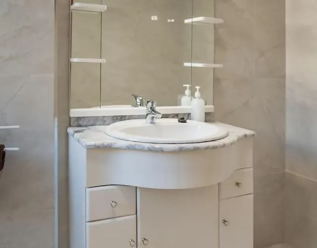 Esmael By Mth Funchal (Madeira)